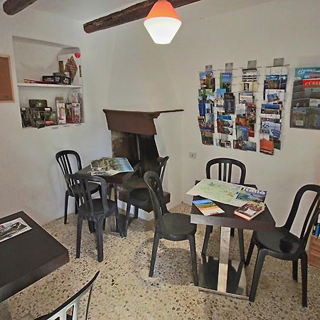Nice Flat In Arcevia With Swimming Pool ภายนอก รูปภาพ