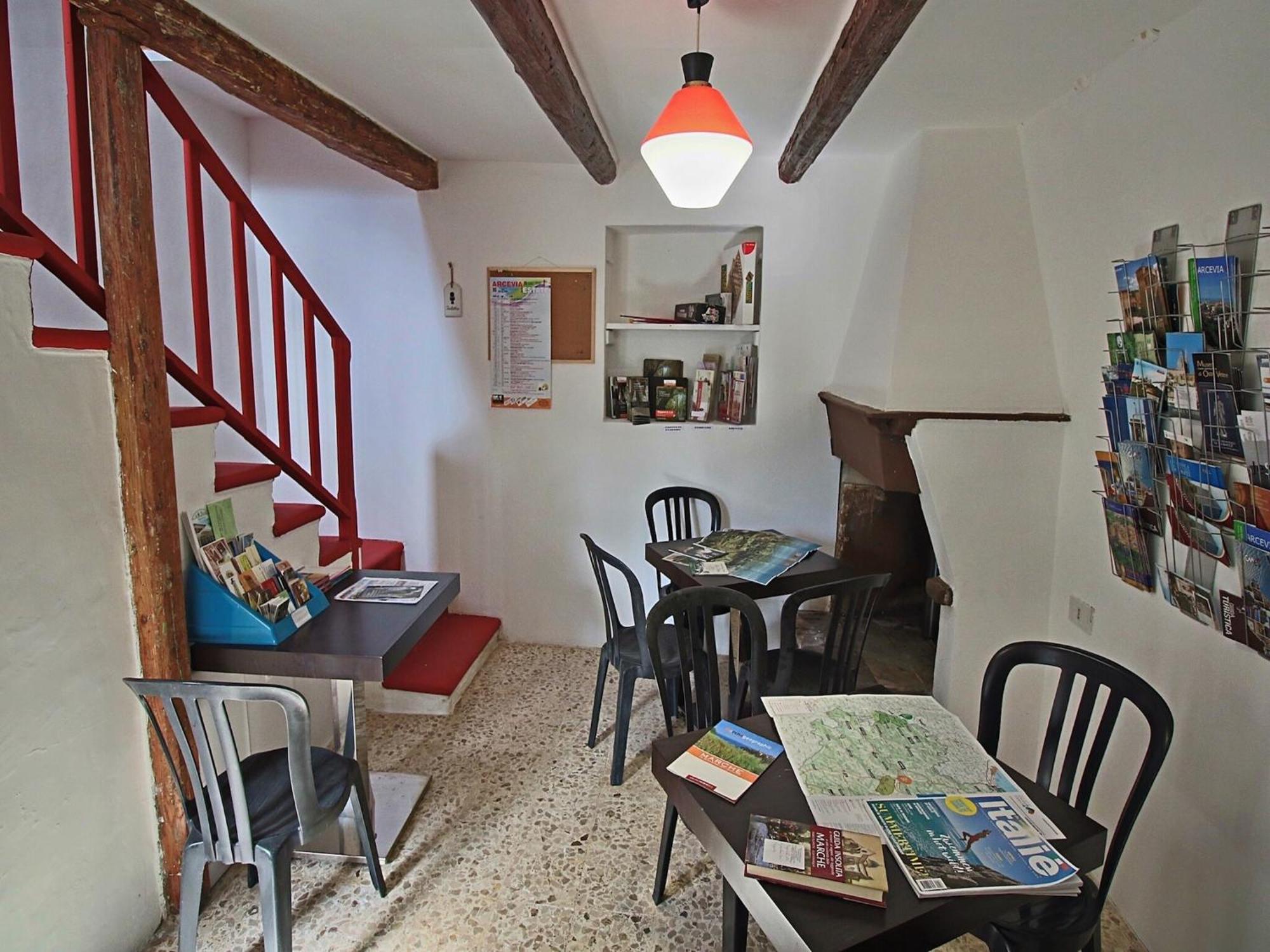Nice Flat In Arcevia With Swimming Pool ภายนอก รูปภาพ