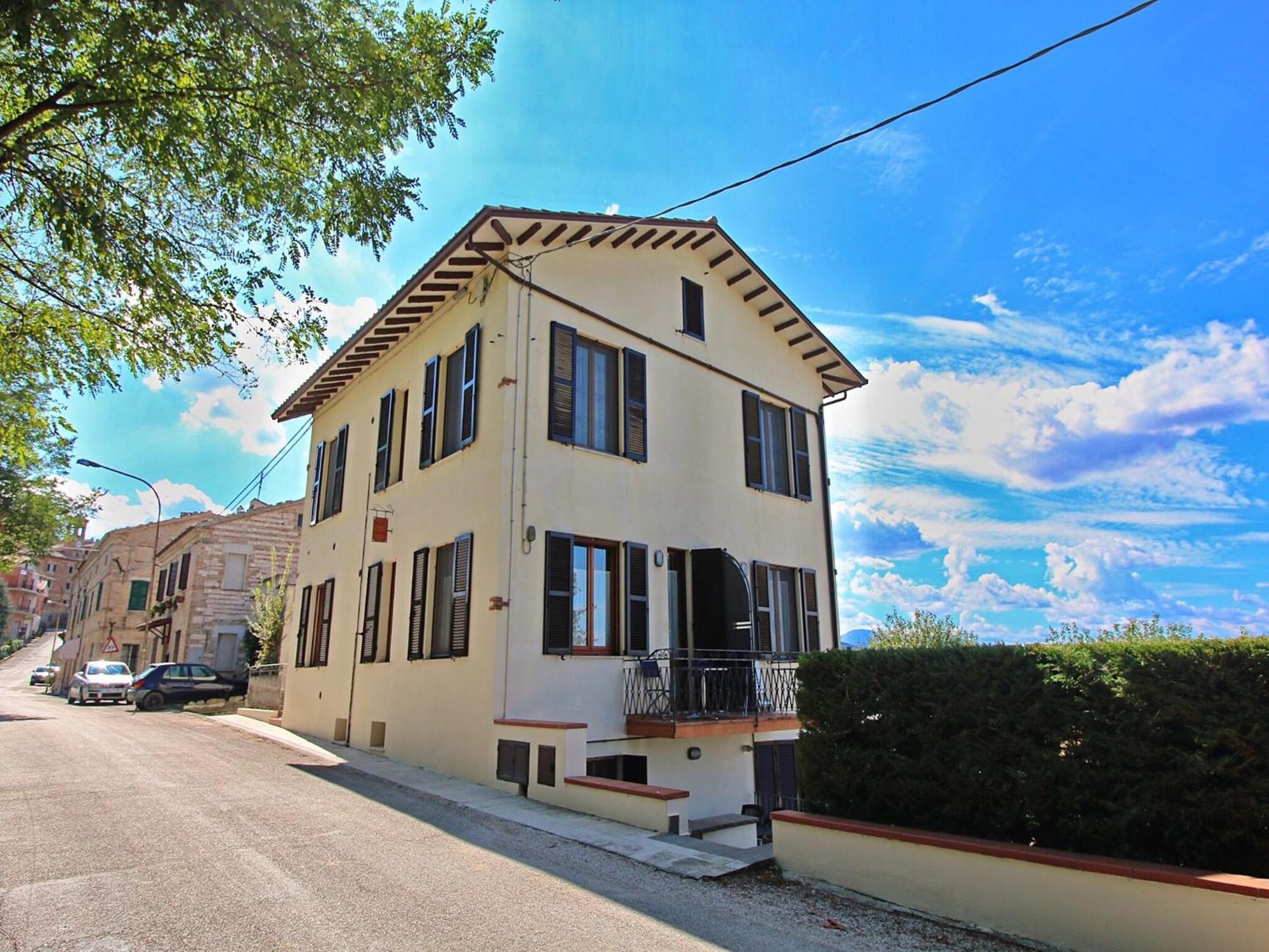 Nice Flat In Arcevia With Swimming Pool ภายนอก รูปภาพ