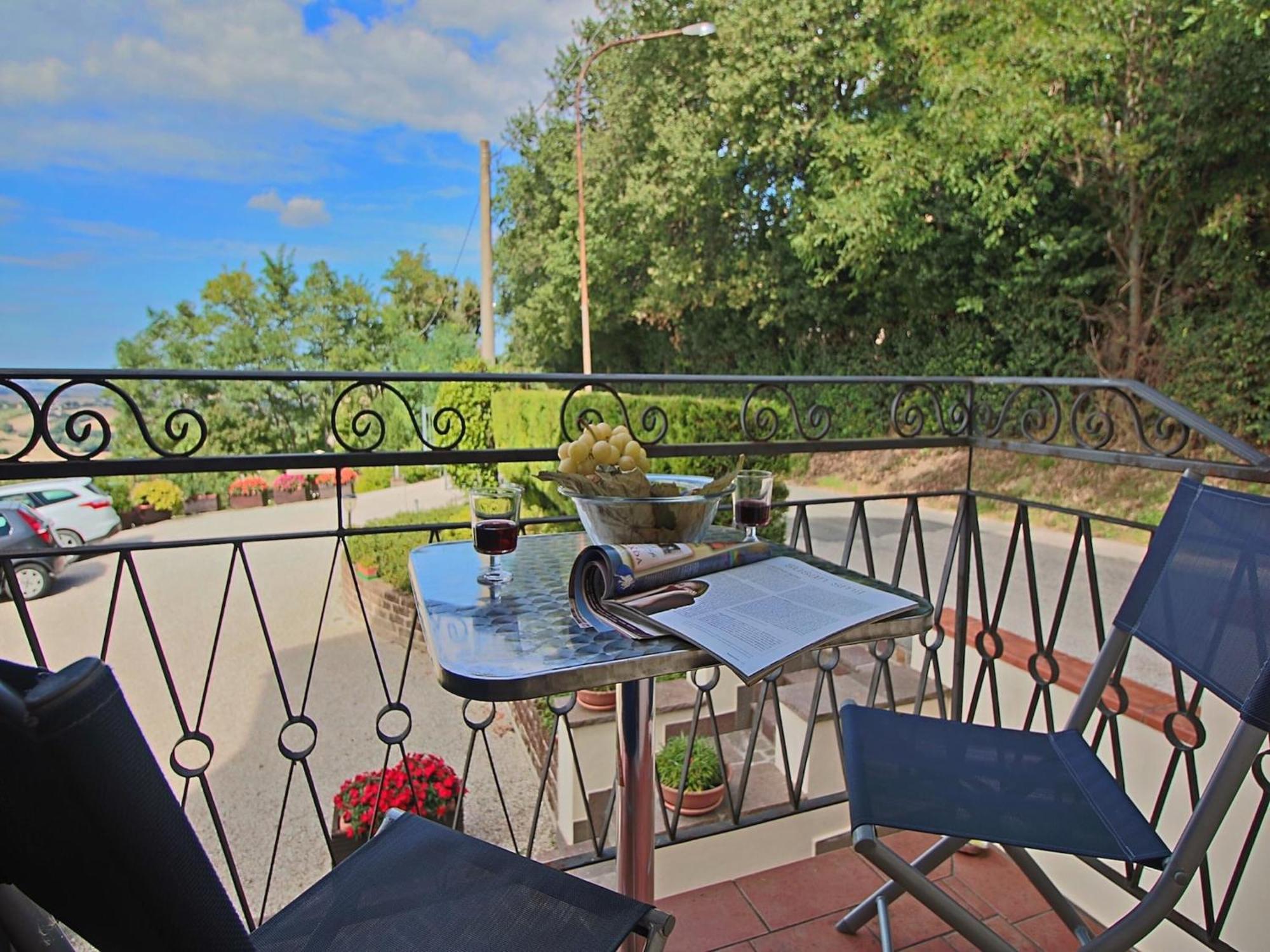 Nice Flat In Arcevia With Swimming Pool ภายนอก รูปภาพ