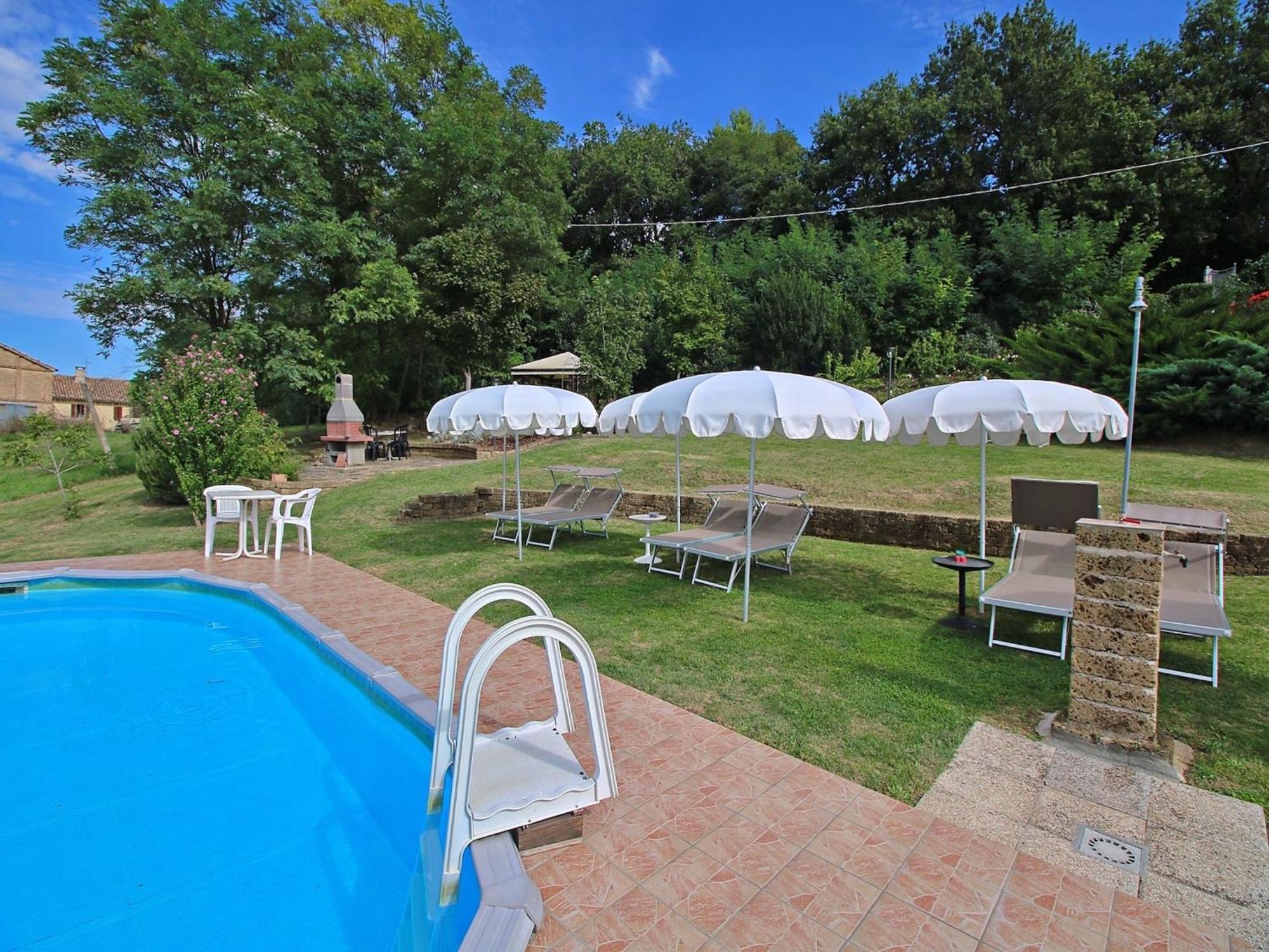 Nice Flat In Arcevia With Swimming Pool ภายนอก รูปภาพ
