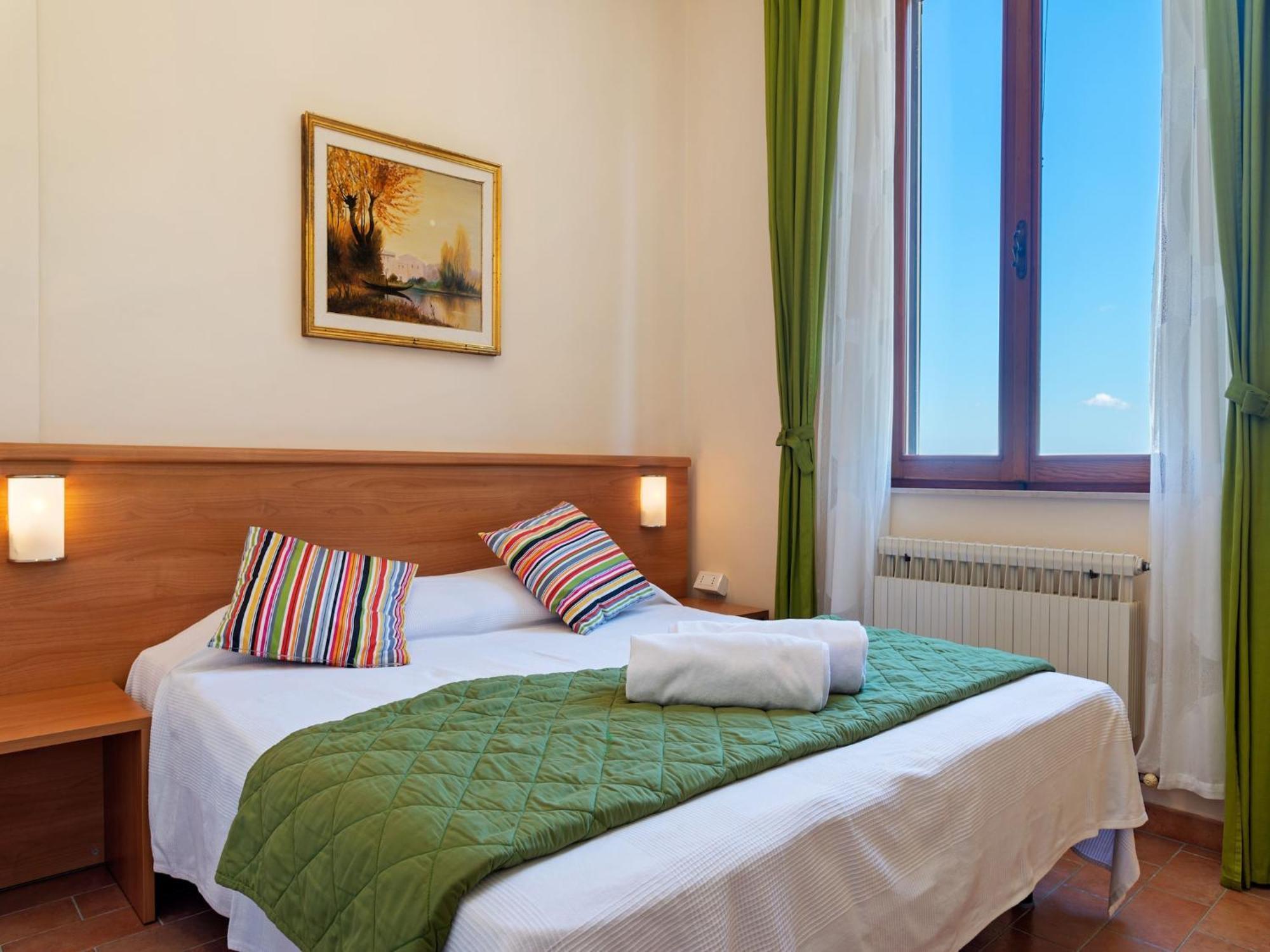 Nice Flat In Arcevia With Swimming Pool ภายนอก รูปภาพ